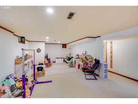 4621 NE Royal Court Portland OR 97213