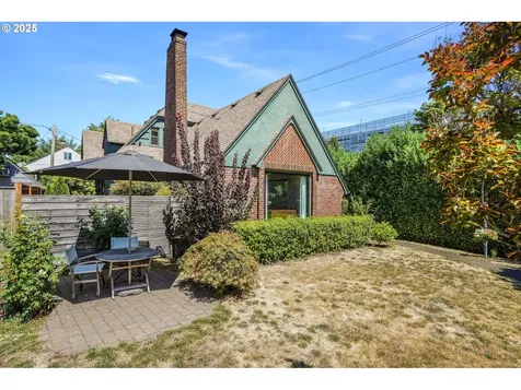 4621 NE Royal Court Portland OR 97213