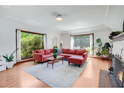 4621 NE Royal Court Portland OR 97213