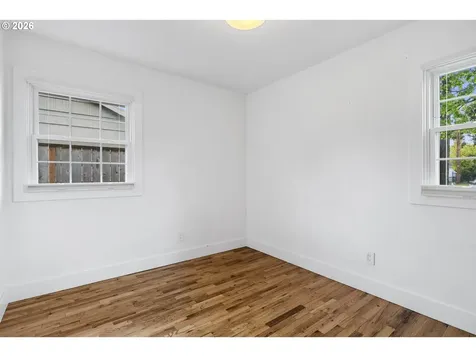 8806 SE Taylor Street Portland OR 97216