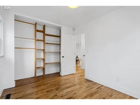 8806 SE Taylor Street Portland OR 97216