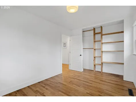 8806 SE Taylor Street Portland OR 97216
