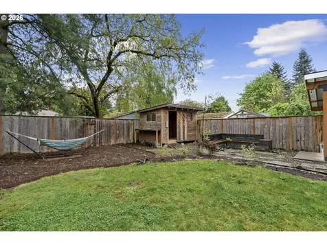 8806 SE Taylor Street Portland OR 97216