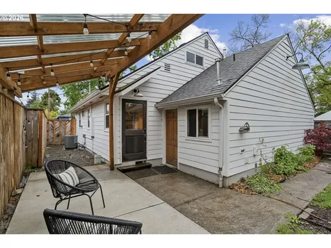 8806 SE Taylor Street Portland OR 97216