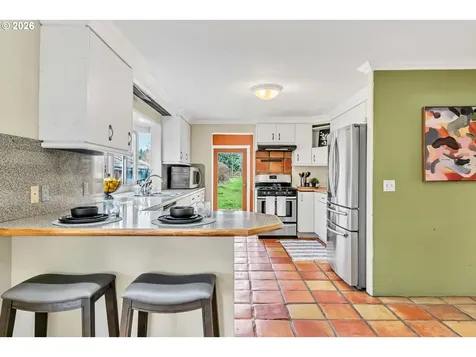 82537 Greenwood Street Creswell OR 97426
