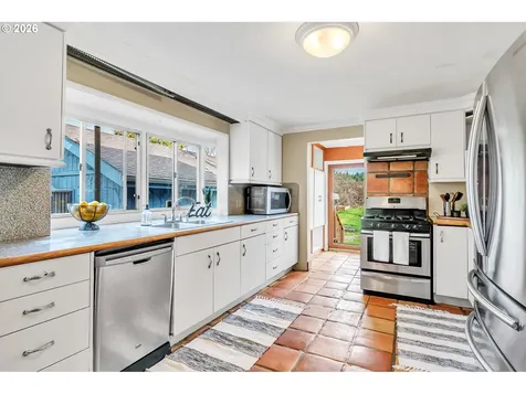 82537 Greenwood Street Creswell OR 97426