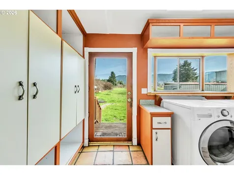 82537 Greenwood Street Creswell OR 97426