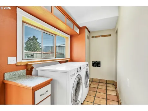 82537 Greenwood Street Creswell OR 97426