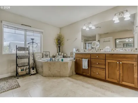 15823 SE Basalt Court Damascus OR 97089