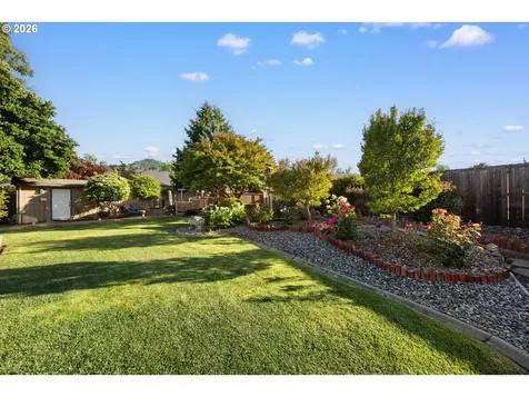 237 Cambridge Drive Sutherlin OR 97479