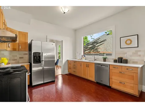 4405 NE Cleveland Avenue Portland OR 97211