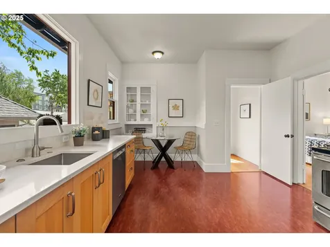 4405 NE Cleveland Avenue Portland OR 97211