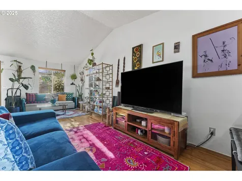 10021 N Polk Avenue Portland OR 97203