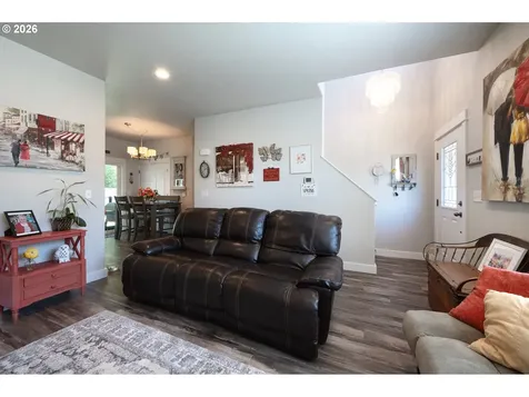 987 Pennington Court Eugene OR 97404