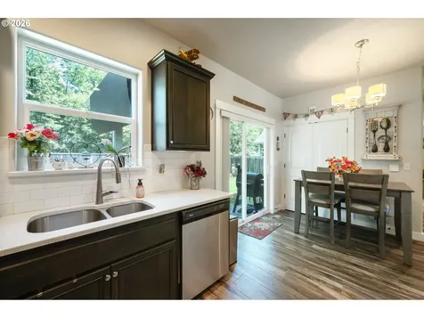 987 Pennington Court Eugene OR 97404