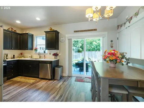 987 Pennington Court Eugene OR 97404