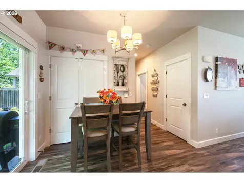 987 Pennington Court Eugene OR 97404