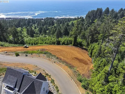 NE Lillian Lane Depoe Bay OR 97341