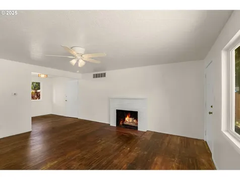 16836 NE Davis Street Portland OR 97230