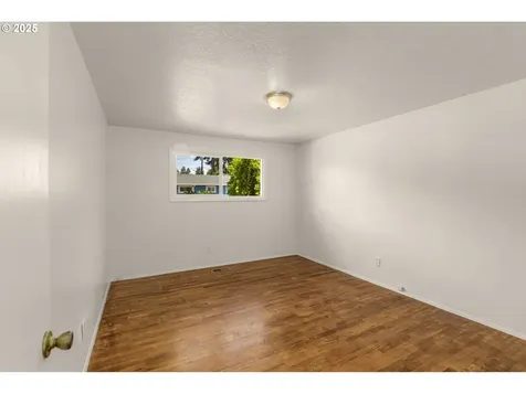 16836 NE Davis Street Portland OR 97230