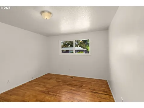 16836 NE Davis Street Portland OR 97230