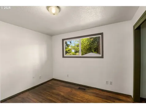 16836 NE Davis Street Portland OR 97230
