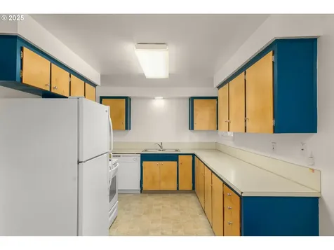 16836 NE Davis Street Portland OR 97230