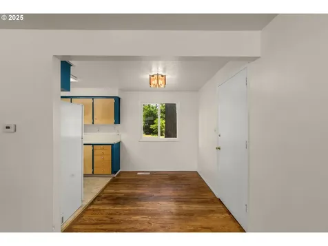 16836 NE Davis Street Portland OR 97230