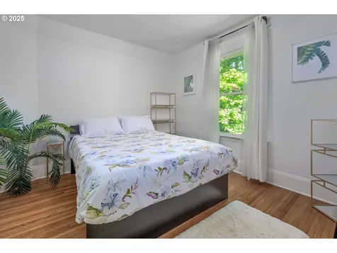 210 SE 60th Avenue Portland OR 97215