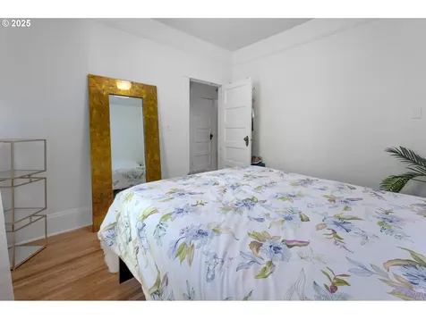 210 SE 60th Avenue Portland OR 97215