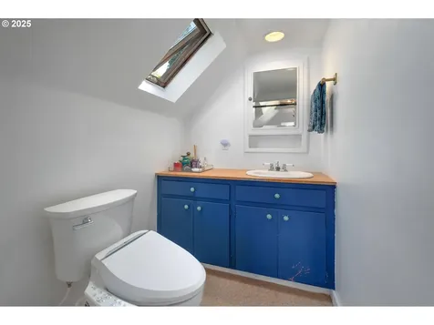 210 SE 60th Avenue Portland OR 97215