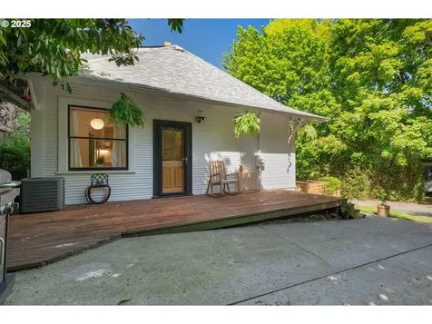 210 SE 60th Avenue Portland OR 97215