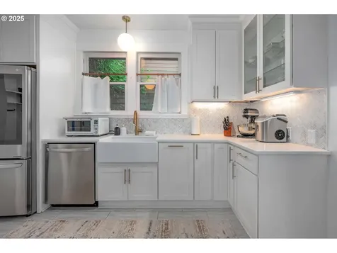 210 SE 60th Avenue Portland OR 97215