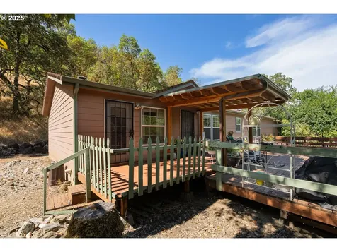 5120 NW Broad Street Roseburg OR 97471