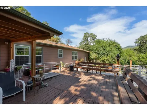 5120 NW Broad Street Roseburg OR 97471