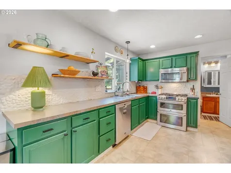 4819 SE Rex Drive Portland OR 97206