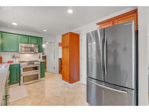 4819 SE Rex Drive Portland OR 97206