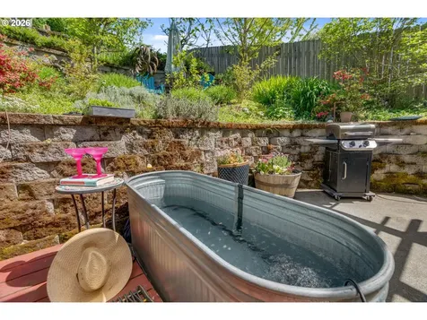 4819 SE Rex Drive Portland OR 97206