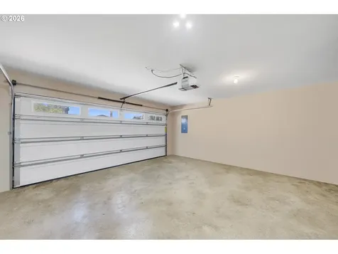2207 8th Street Tillamook OR 97141
