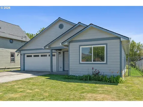 2207 8th Street Tillamook OR 97141