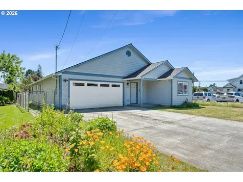 2207 8th Street Tillamook OR 97141