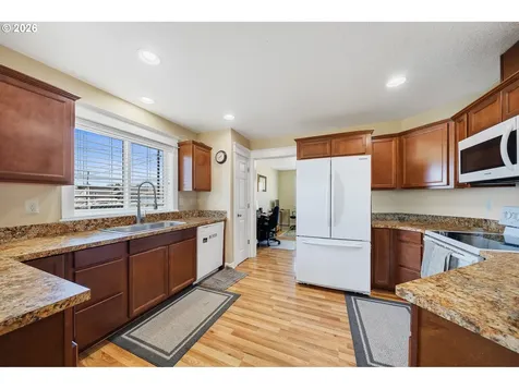2207 8th Street Tillamook OR 97141