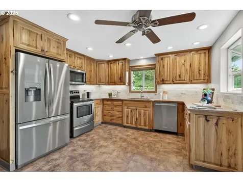 1240 N Juniper Street Canby OR 97013