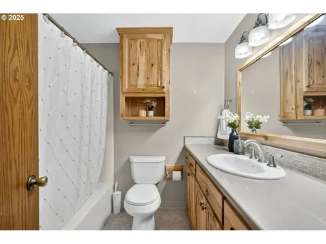 1240 N Juniper Street Canby OR 97013