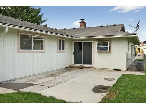 1240 N Juniper Street Canby OR 97013