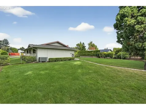 1240 N Juniper Street Canby OR 97013