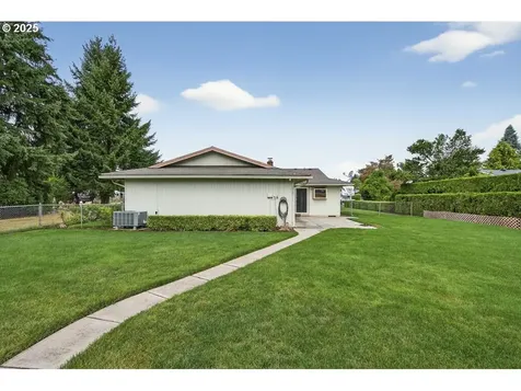 1240 N Juniper Street Canby OR 97013