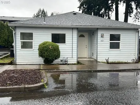 421 S Ivy Street Canby OR 97013