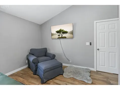 701 S 68th Place Springfield OR 97478