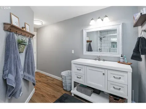 701 S 68th Place Springfield OR 97478